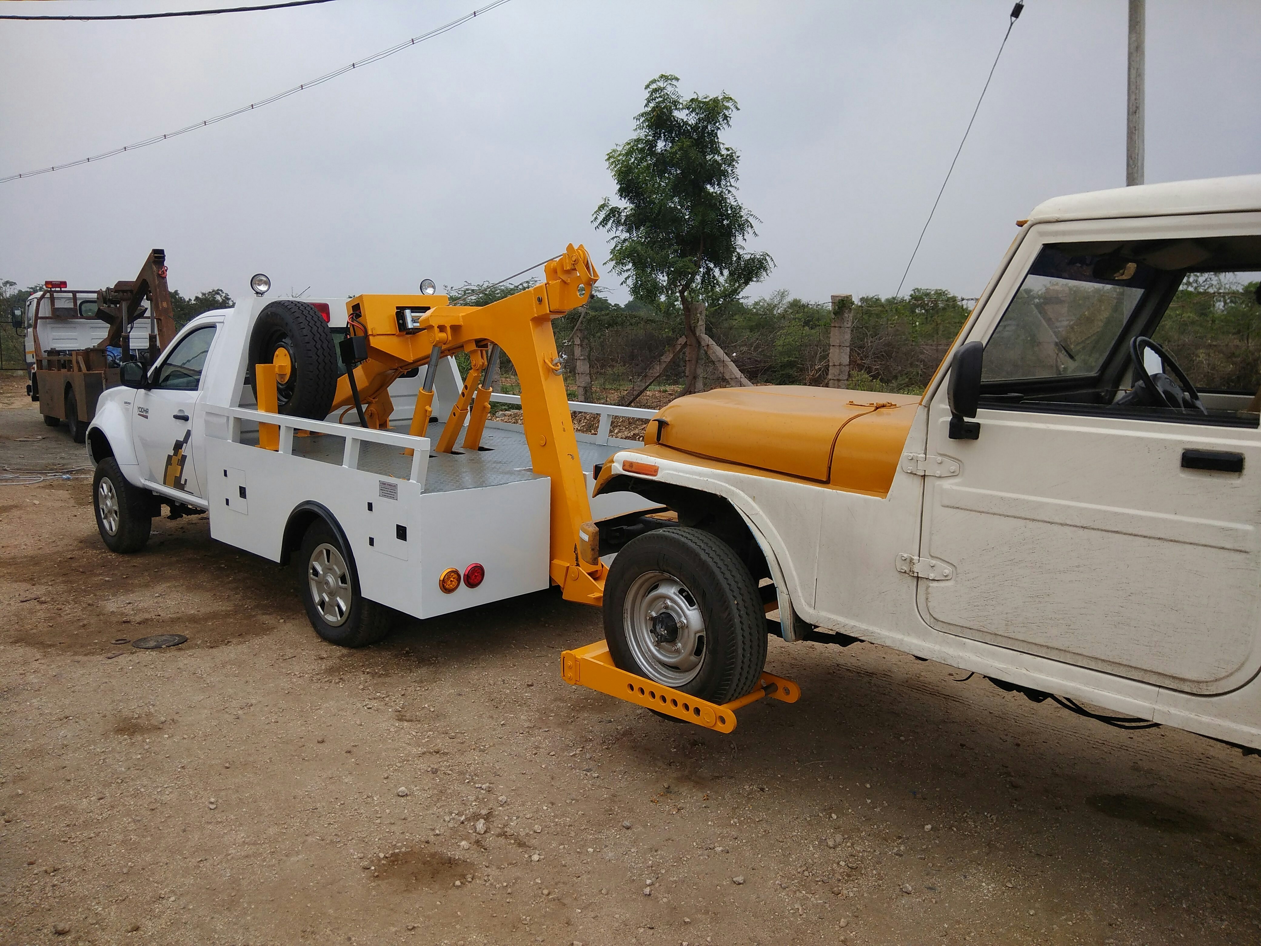 Wheel lift car towing service